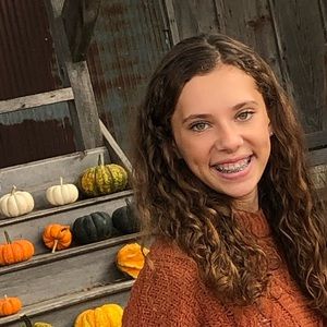 Meet your Posher, Cierra